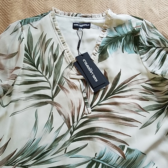 Lace Trim Leaf Print Top - Picture 8 of 10